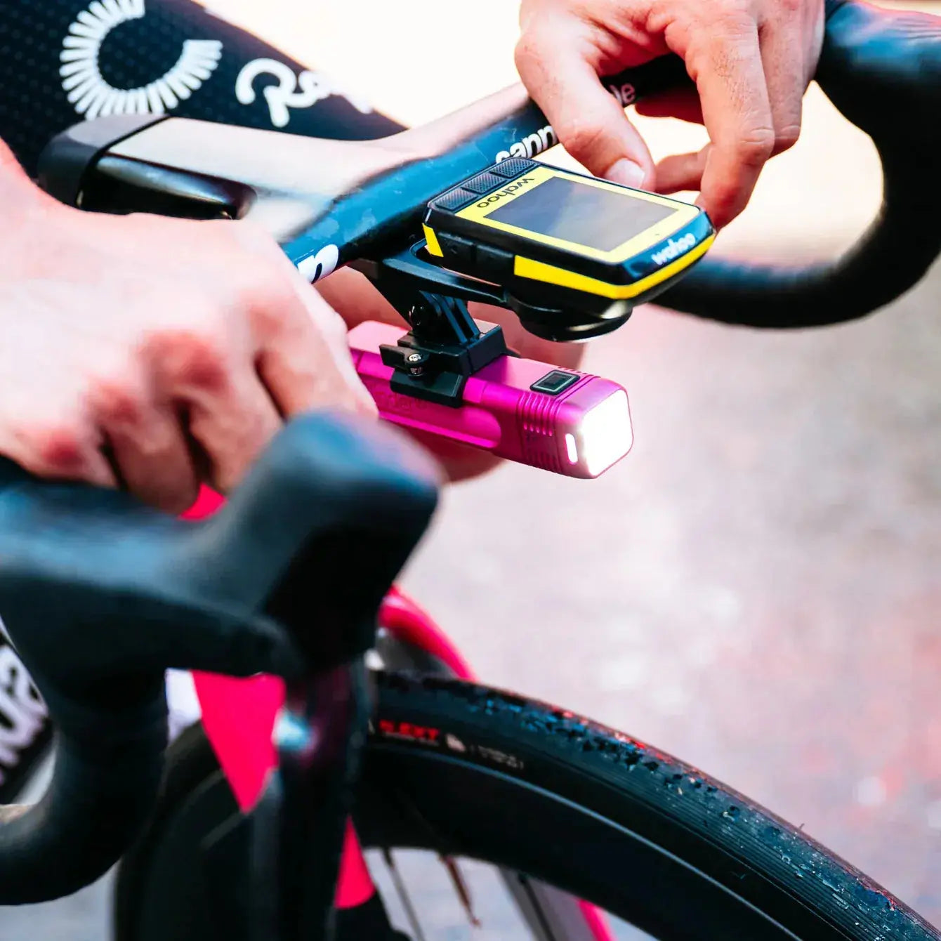 Knog X EF Blinder 900 Front Bike Light Knog