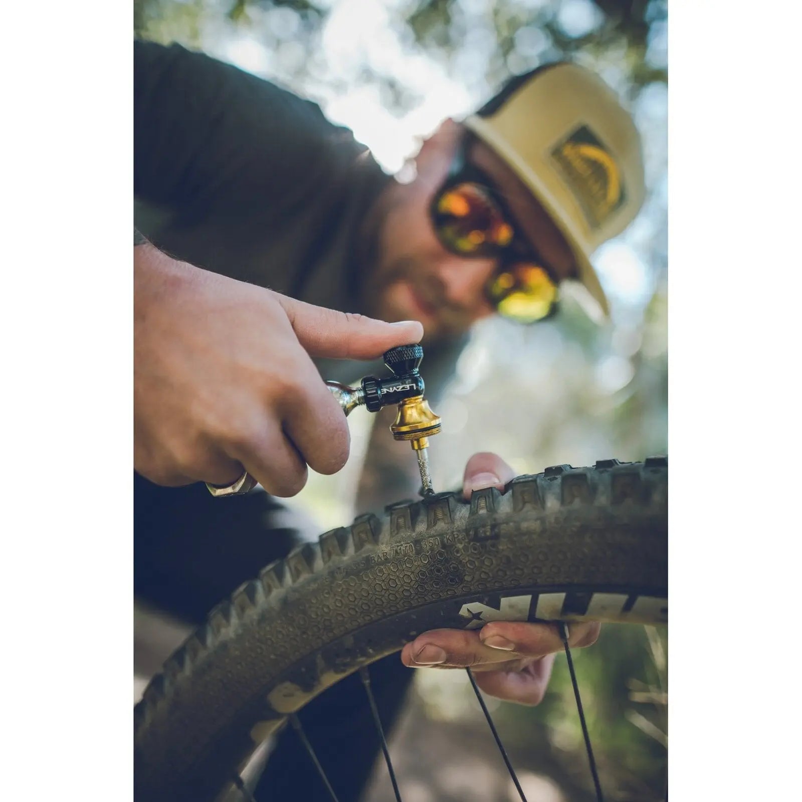 Lezyne Tubeless CO2 Blaster Kit - Black/Gold Lezyne