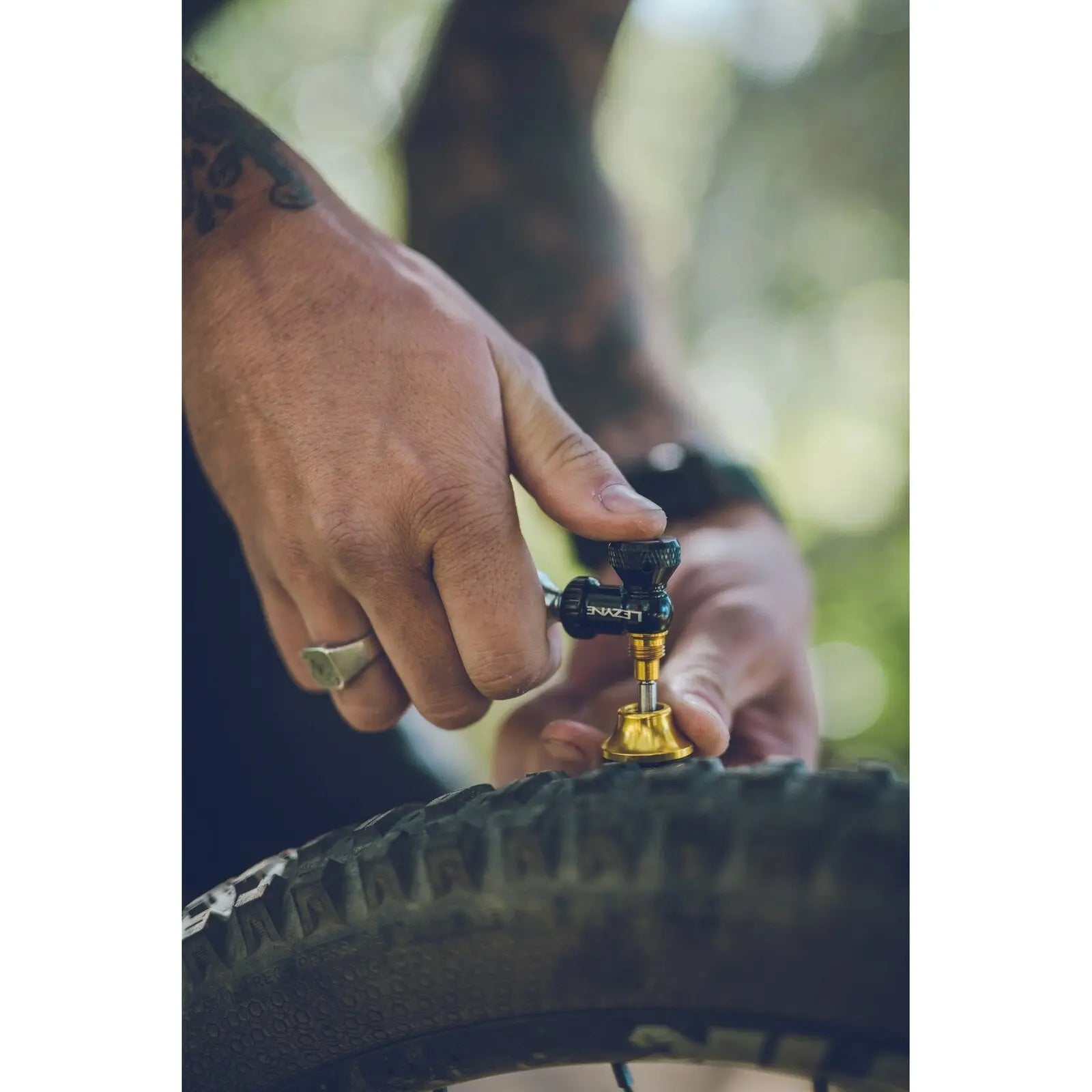 Lezyne Tubeless C02 Blaster Kit - Black/Gold (wo C02 Cannisters)
